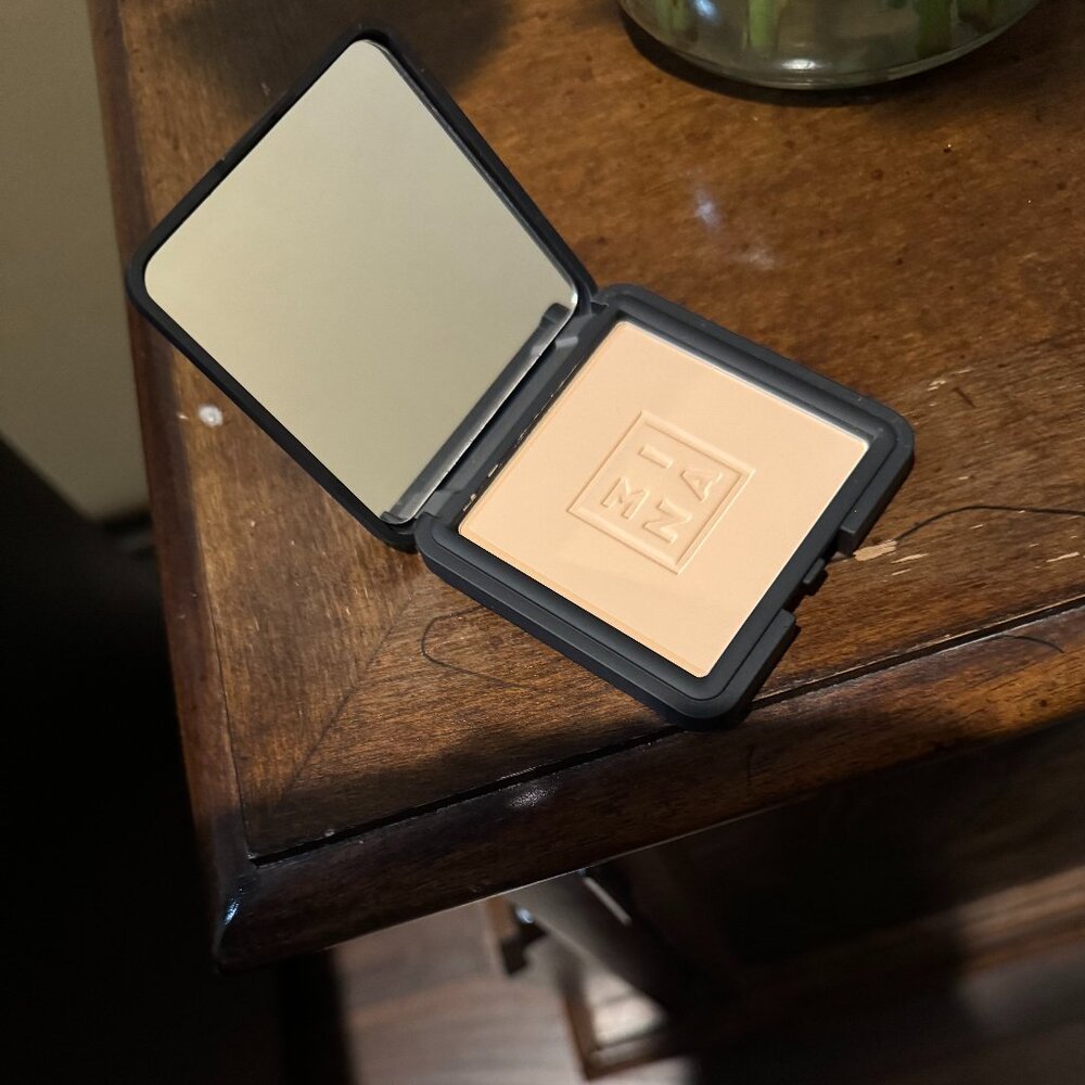 3INA The Compact Powder 203-Ultra Light Beige